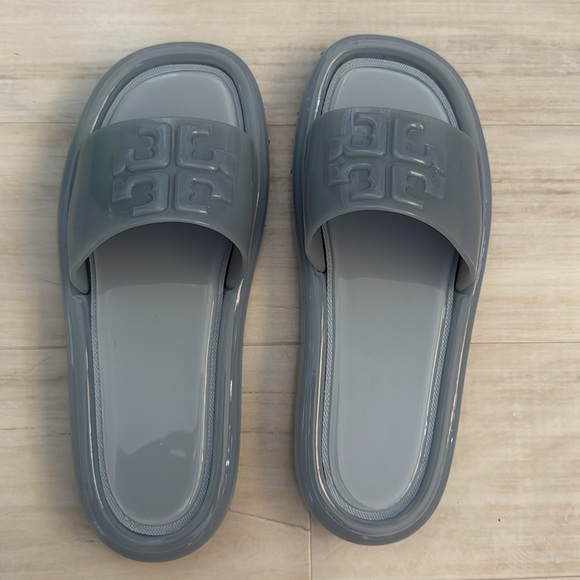 Tory Burch Bubble Jelly Sandals - Picture 6 of 11